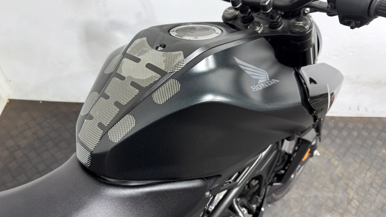 (23MY) Honda CB125R